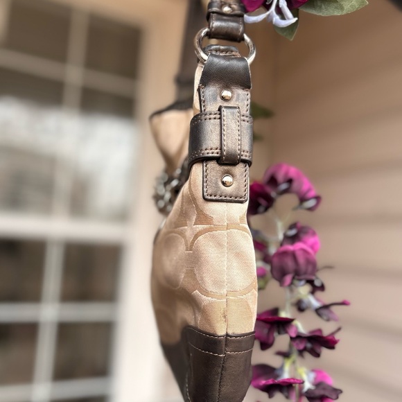 Vintage Y2K Coach Zoe Signature Chain Shoulder Bag | F19730 | Canvas and Leather - Picture 3 of 9